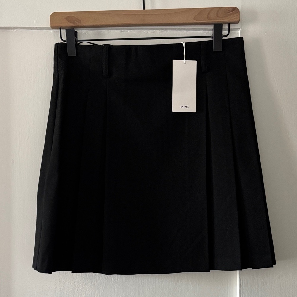 MNG Classic Black Pleated Mini Skirt